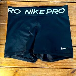 Nike Pro women’s bike short. Black, size M